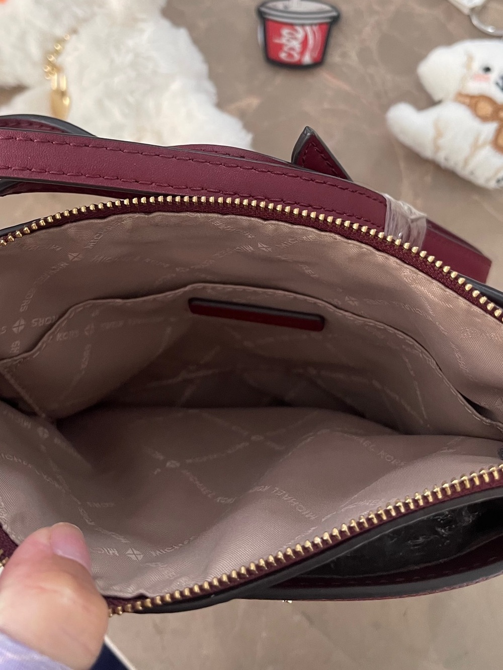 Beautiful Michael Kors Women's Bungury Leather Crossbody Bag - Picture 3 of 8